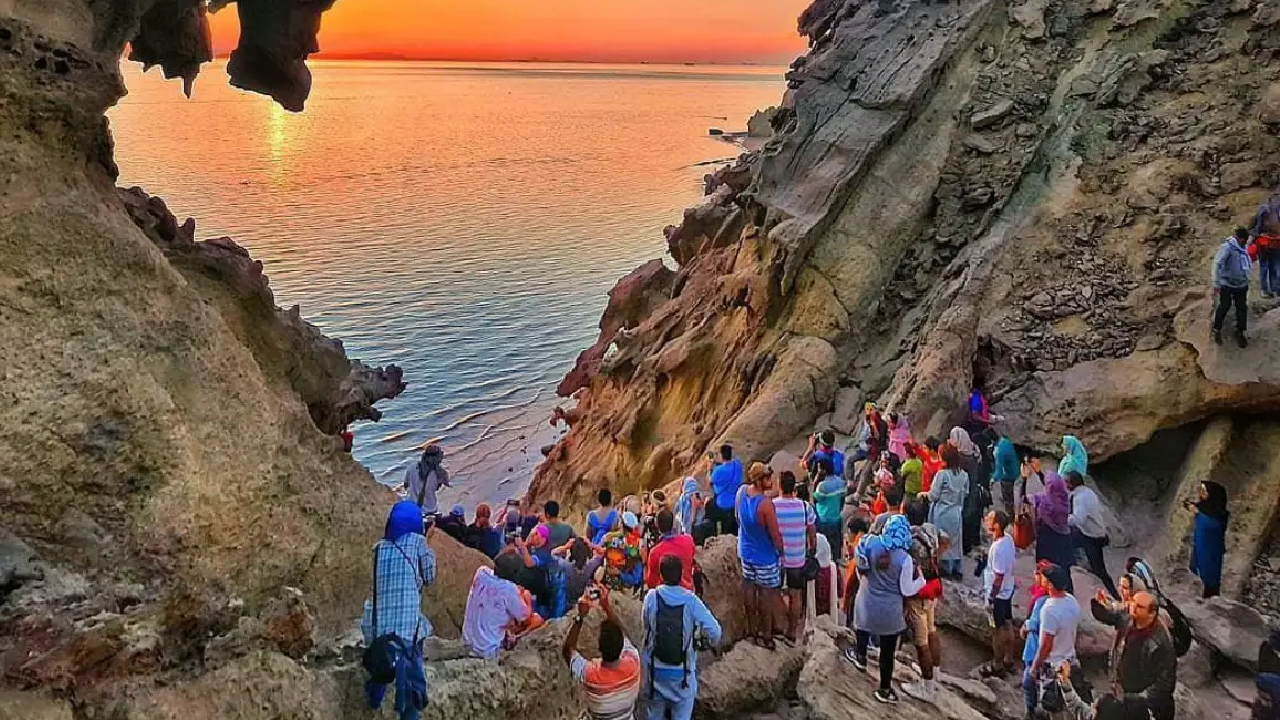 گشت یک‌ روزه جزیره هرمز با وفا